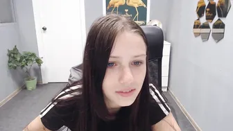 gravityfolz shy on webcam