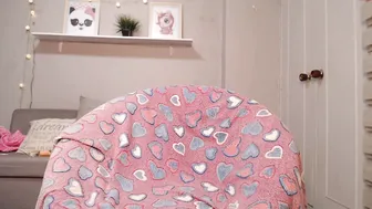 chloe_ebony18 spectacular babe jerks off anus