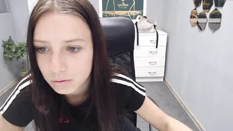 gravityfolz crazy babe posing nude