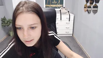 gravityfolz crazy babe posing nude