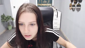 gravityfolz crazy babe posing nude