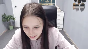 gravityfolz sweet chick fucked in the ass by different devices