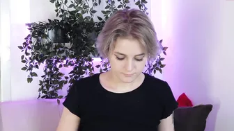 annjoy_ Blonde chick