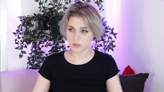 annjoy_ Blonde chick