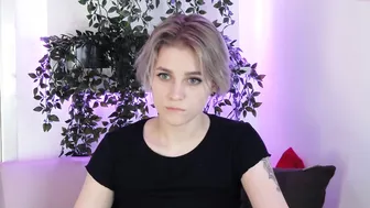 annjoy_ Blonde chick