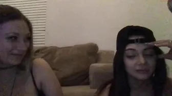 penelopesplaytime blonde takes off her stockings and daubs