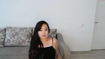 kirra_light nude swell rubs the vagina