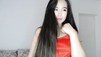 kirra_light busty bitch fucks her shaved pussy