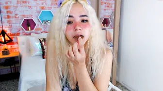 anne_cotton666 slut slut twirling elastic ass