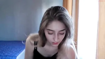 pineapple_rum sexy blonde gently masturbates cunt