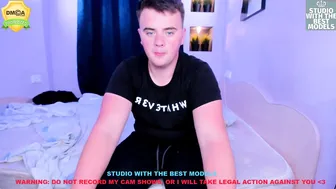 damon_n_alice wonderful babe cums from a handjob