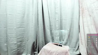 miss___diamond hot female fucks herself in the anus