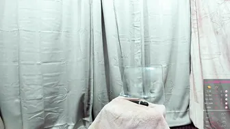 miss___diamond hot female fucks herself in the anus