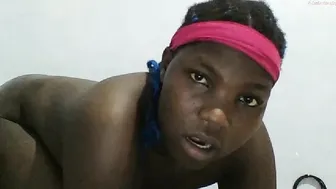 black_choco Attractive chick fucks juicy slits