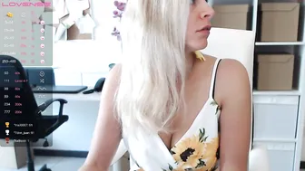 tiffany925 naughty lady fingering pussy in nature