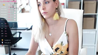 tiffany925 naughty lady fingering pussy in nature