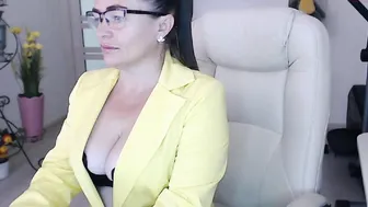 vika7333 showed pussy on the street