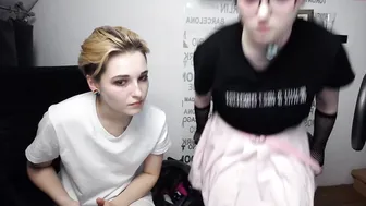 bunnyelise attractive blonde fucking herself with fingers