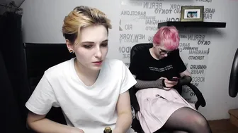 bunnyelise attractive blonde fucking herself with fingers