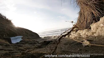 leahwintersxoxo onlyfans sweet chick fucks both holes