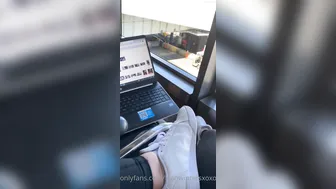leahwintersxoxo onlyfans busty blonde masturbating shaved vagina