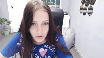 gravityfolz beauty undressed to show off her tattoos