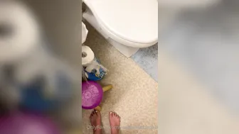 leahwintersxoxo onlyfans spicy slut jerking hairy cunt