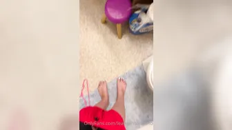 leahwintersxoxo onlyfans spicy slut jerking hairy cunt