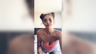 leahwintersxoxo onlyfans beautiful slut exposes big tits