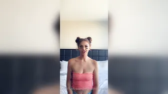 leahwintersxoxo onlyfans beautiful slut exposes big tits