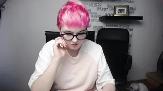 bunnyelise sexy slut shows big tits