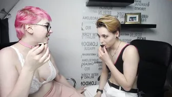 bunnyelise sexy slut shows big tits