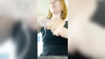 gingergoddesss onlyfans  cam girl  masturbates shaved vagina