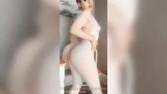 gingergoddesss onlyfans buxom plays with long dildo