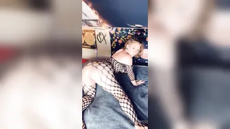 gingergoddesss onlyfans slutty slut masturbates shaved pussy