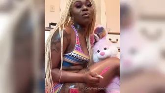 feedmeent onlyfans pretty lady fucking pussy with sex machine
