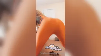 feedmeent onlyfans cute  cam girl  pulls pussy