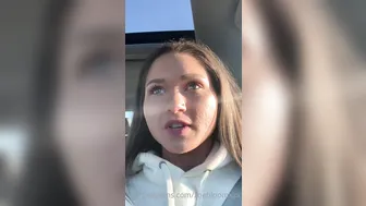 zoebloomxxx onlyfans cute babe caresses shaved cunt