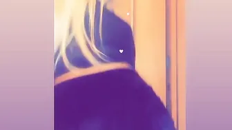 yungmedusa7 onlyfans whore model shows off her beauty