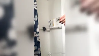 zoebloomxxx onlyfans gorgeous busty pussy masturbates