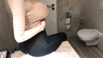 yvonne_bar onlyfans hot chick caresses big ass