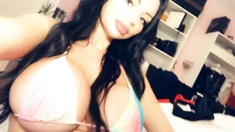 yvonne_bar onlyfans sexy babe plays with pussy