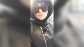 yasminscott onlyfans a woman with a wide pelvis gets shaved cunt