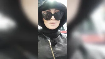 yasminscott onlyfans a woman with a wide pelvis gets shaved cunt