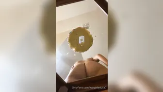 yungmedusa7 onlyfans a bitch eating a banana