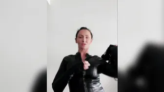 yasminscott onlyfans Busty queen