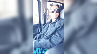 tiffanybrookes onlyfans black-haired confused - having fun in fries