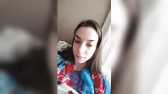 tali_dovahkiin onlyfans attractive babe caresses lips sex