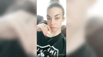 tali_dovahkiin onlyfans whore babe masturbates shaved pussy