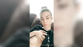 tali_dovahkiin onlyfans whore babe masturbates shaved pussy